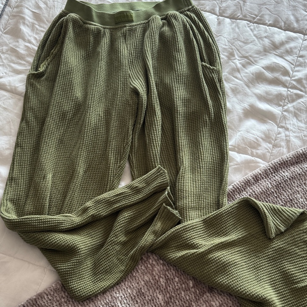 Set active green waffle knit pants